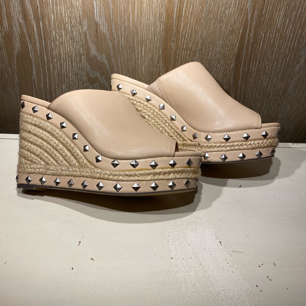 Charles by Charles & David Wedge Sandal 6.5